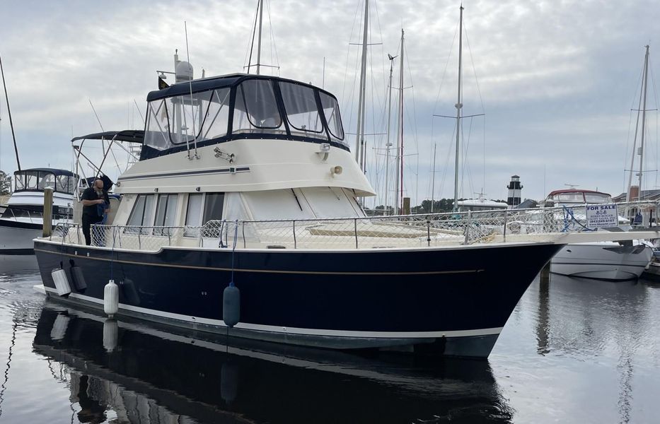 2005 Mainship 430 Aft Cabin 3SR Trawler