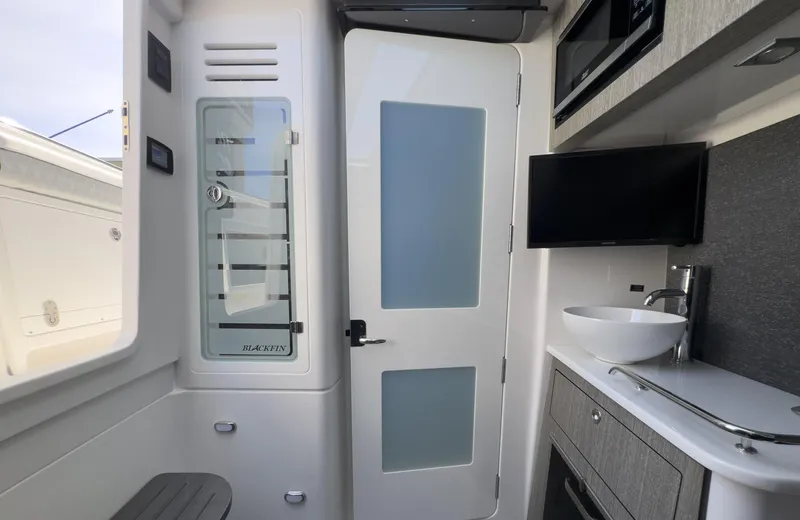 400-102 Yacht Photos Pics 