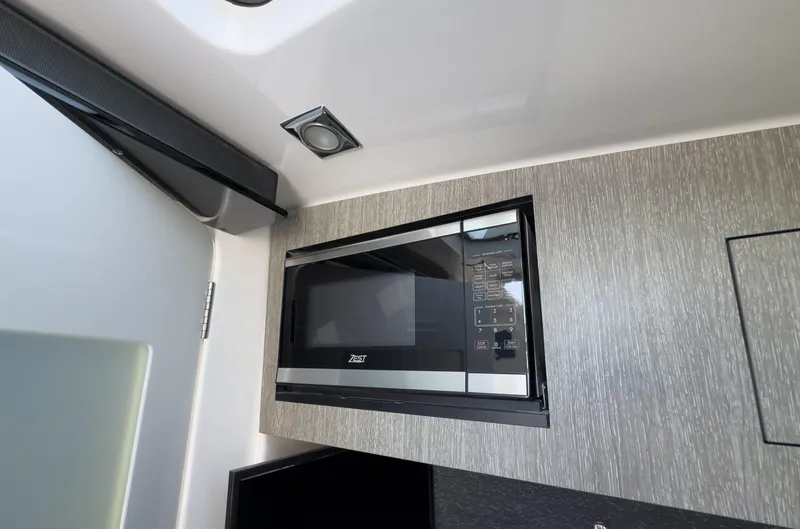 400-102 Yacht Photos Pics 