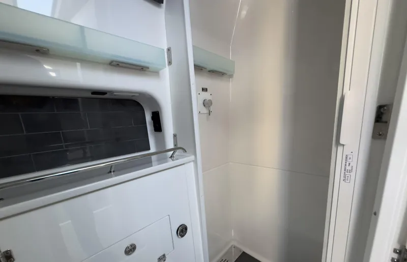 400-102 Yacht Photos Pics 