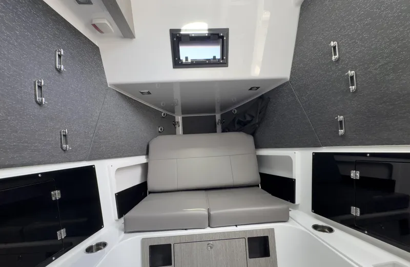 400-102 Yacht Photos Pics 