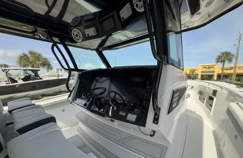 400-102 Yacht Photos Pics 