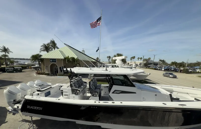 400-102 Yacht Photos Pics 