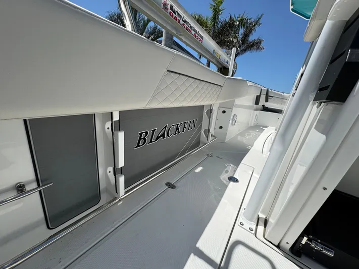  Yacht Photos Pics 2021 Blackfin 272 CC boat interior with sleek design and modern features.