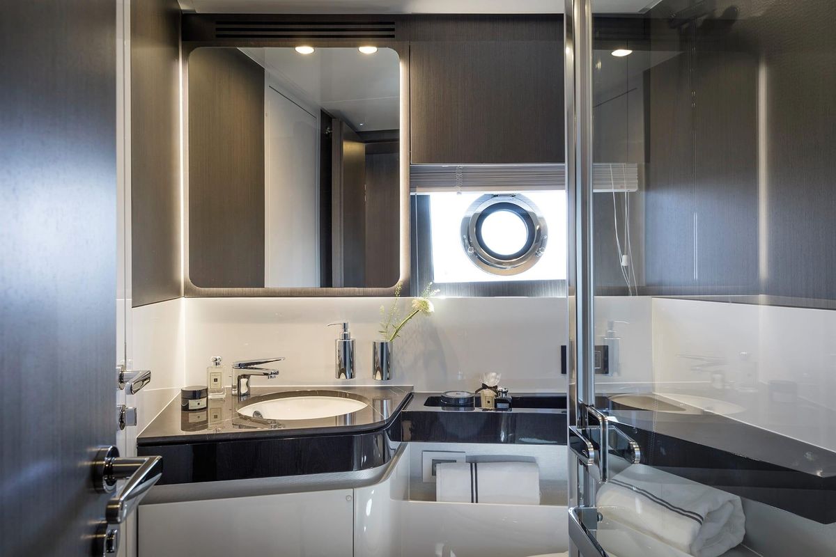 2018 Azimut 71 