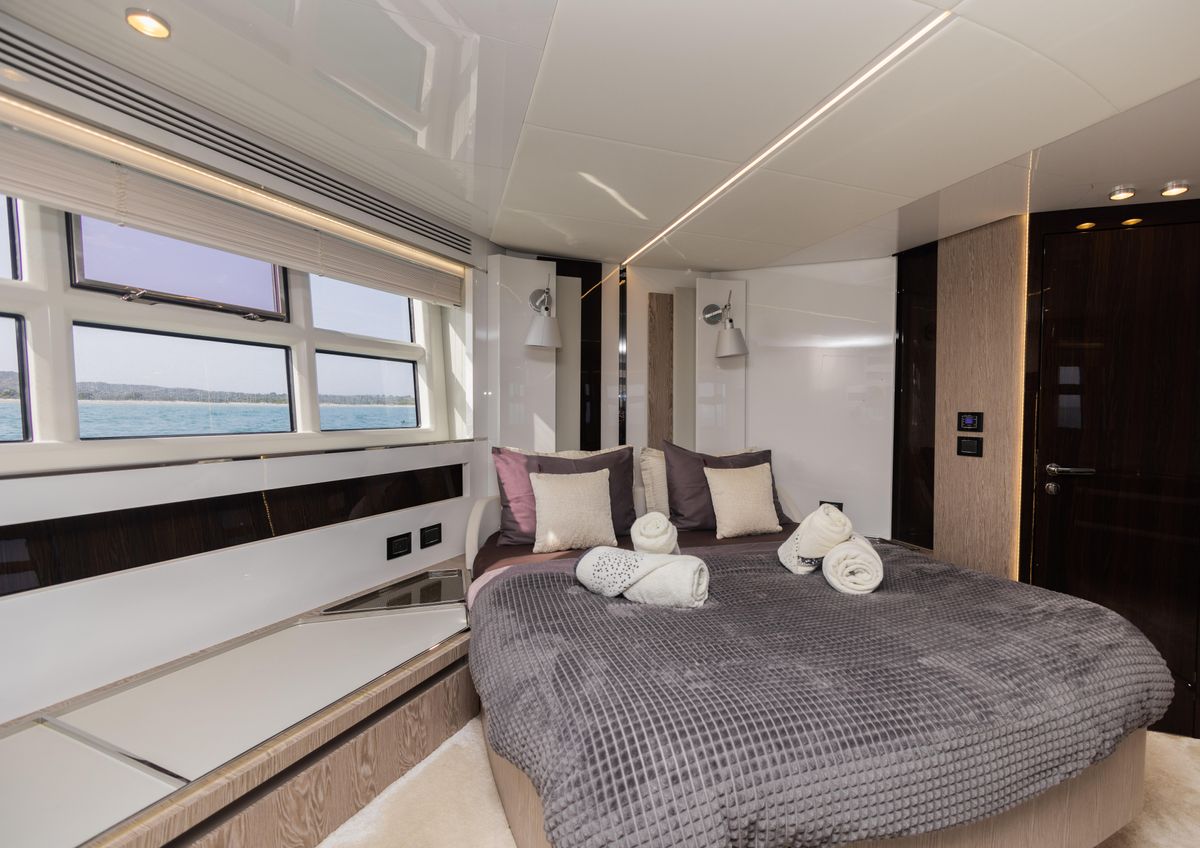 2018 Azimut 71 