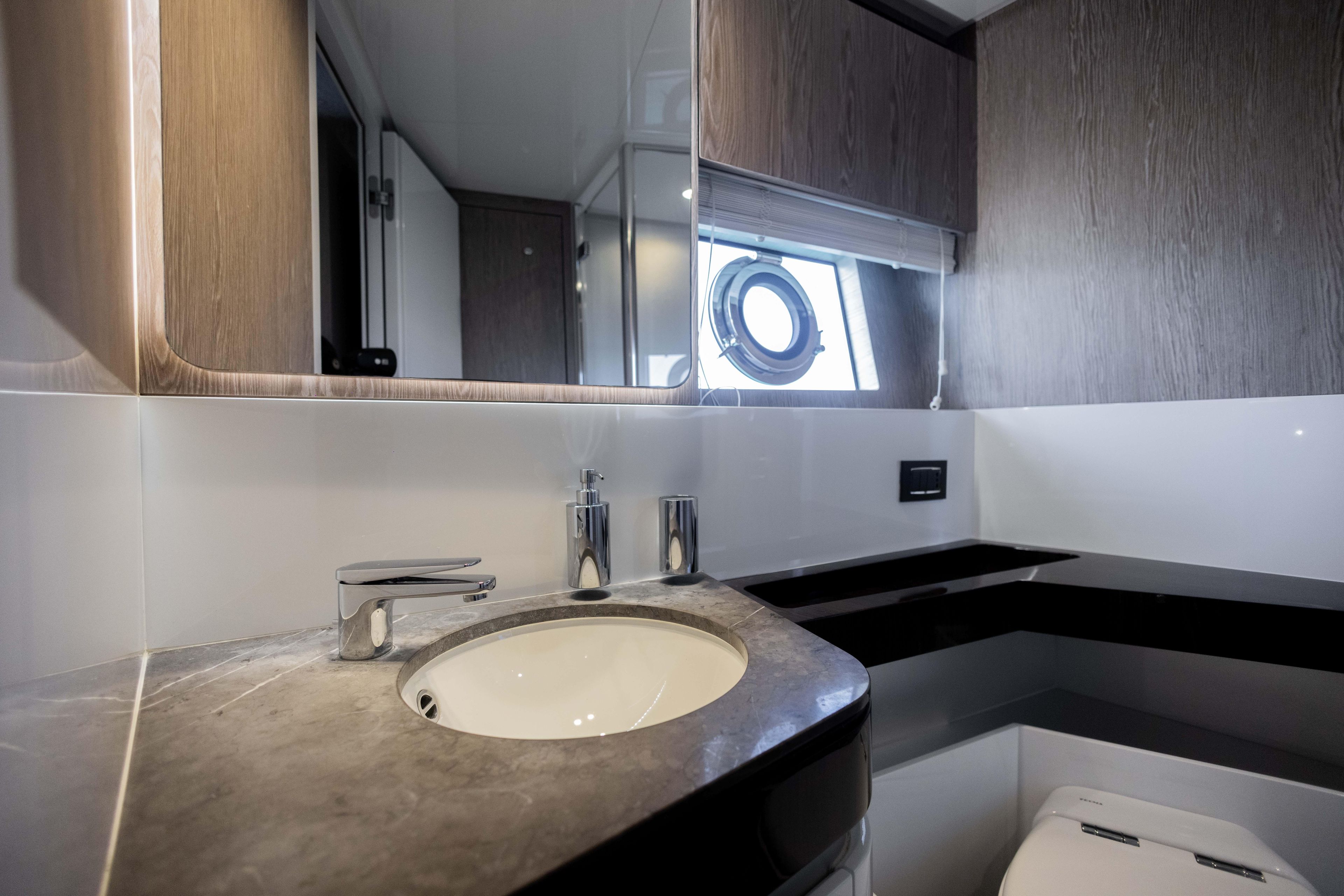 2018 Azimut 71 