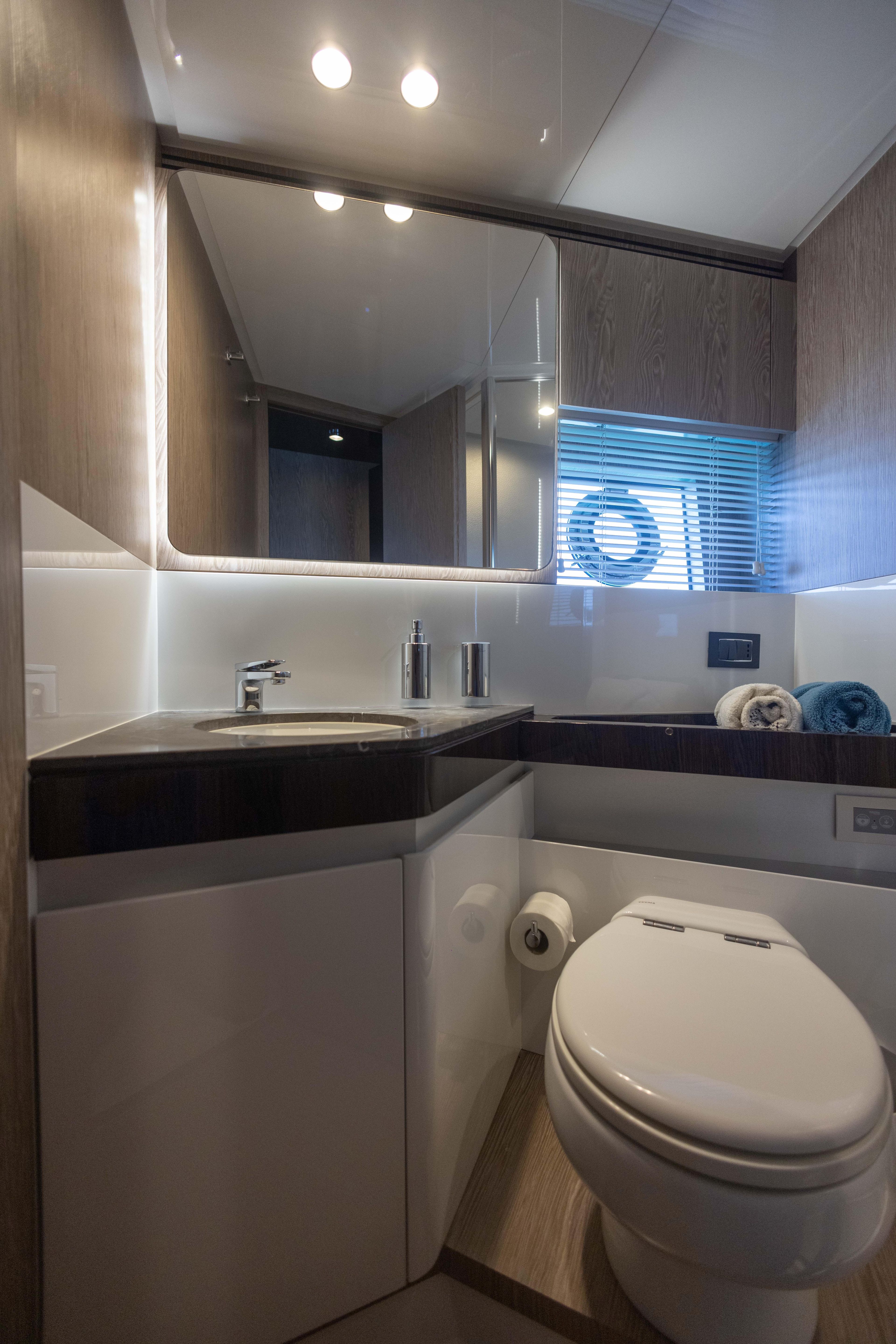 2018 Azimut 71 