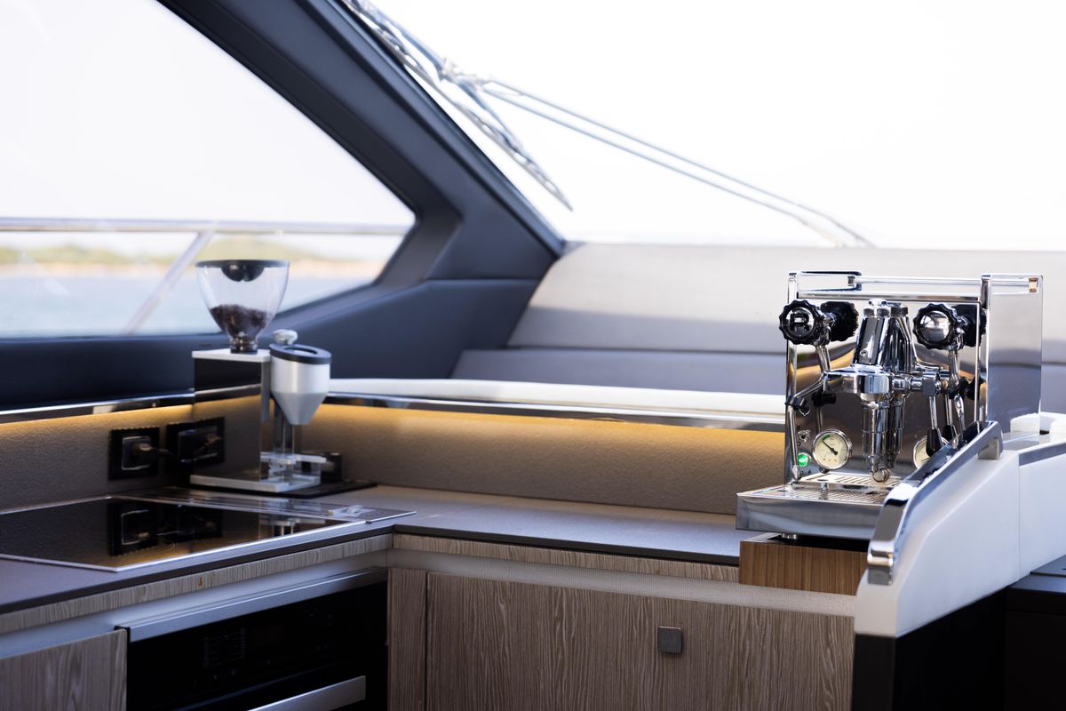 2018 Azimut 71 