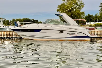 Monterey 295 Sport Yacht