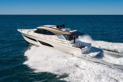 Riviera 585 SUV