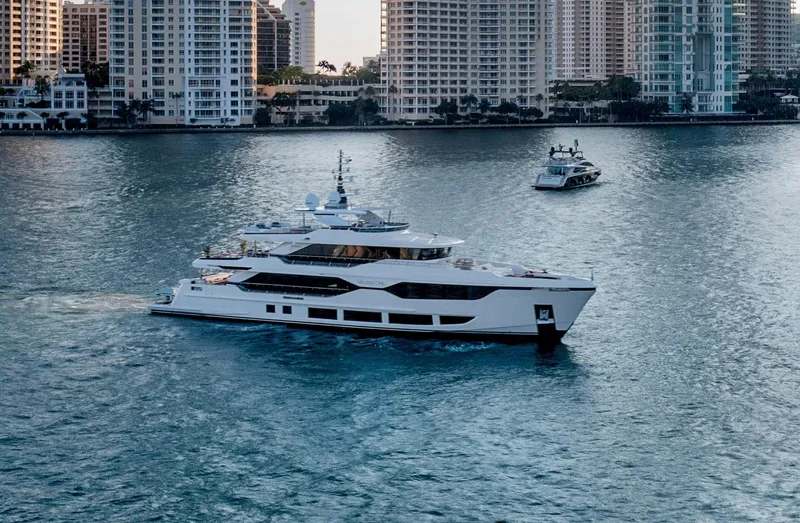 Rocket One Yacht Photos Pics 