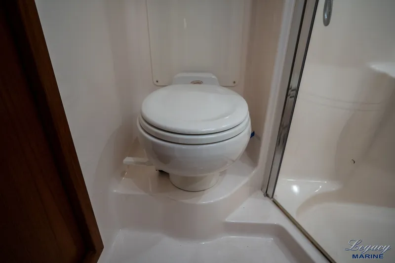 Legacy Yacht Photos Pics 