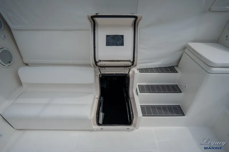 Legacy Yacht Photos Pics 2003 Tiara Yachts 4200 Open interior with open hatch and seating area.