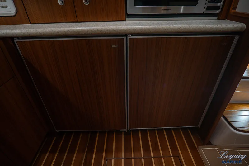 Legacy Yacht Photos Pics 