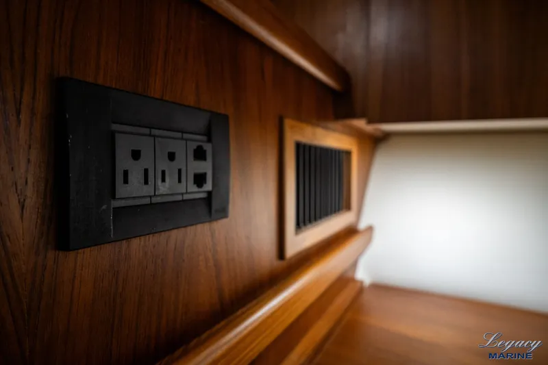 Legacy Yacht Photos Pics 