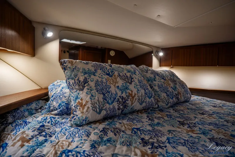 Legacy Yacht Photos Pics 