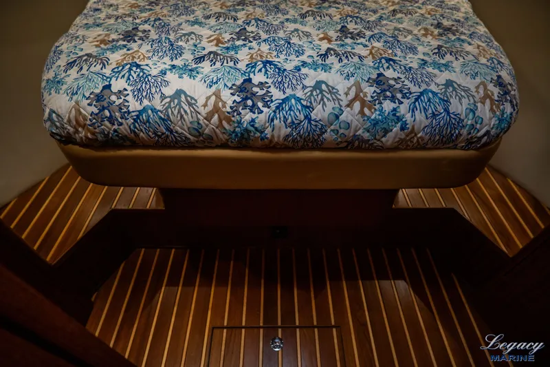 Legacy Yacht Photos Pics 