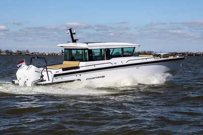 2025 Axopar 37 XC CROSS CABIN