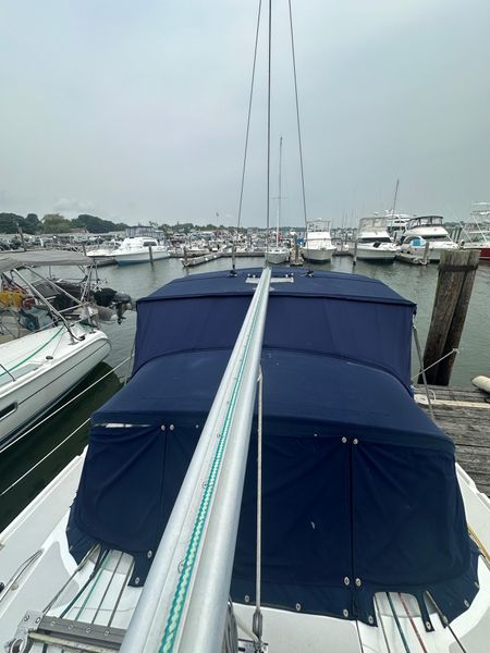 2005 Catalina 350