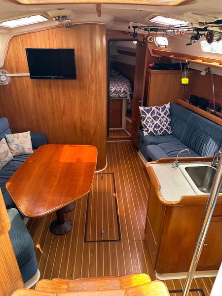 2005 Catalina 350