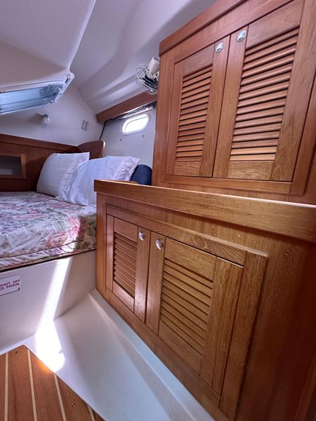 2005 Catalina 350