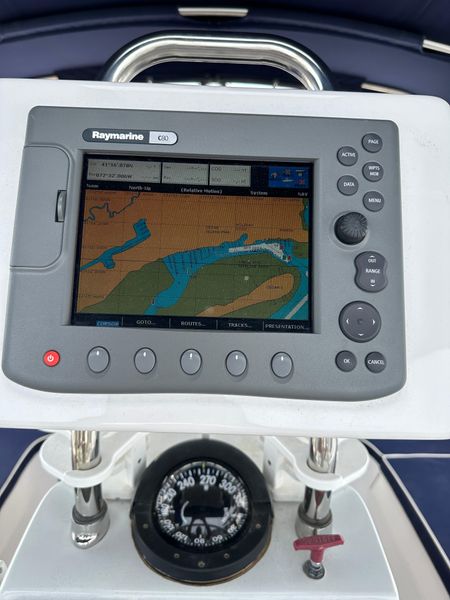 2005 Catalina 350