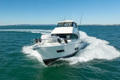 Riviera 52 Enclosed Flybridge