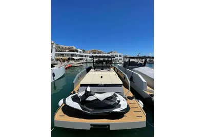 De Antonio Yachts D42