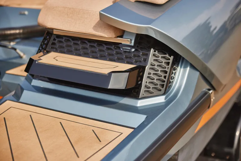  Yacht Photos Pics 2026 Flynt Yachts Speedera 26 OB, sleek design with modern detailing and wood accents.