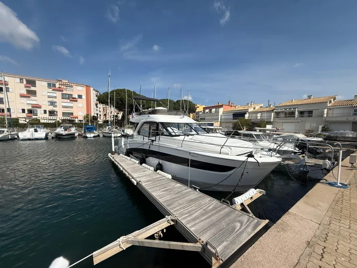 Pierre Yacht Photos Pics 