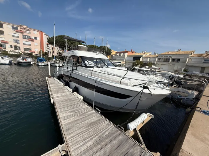 Pierre Yacht Photos Pics 