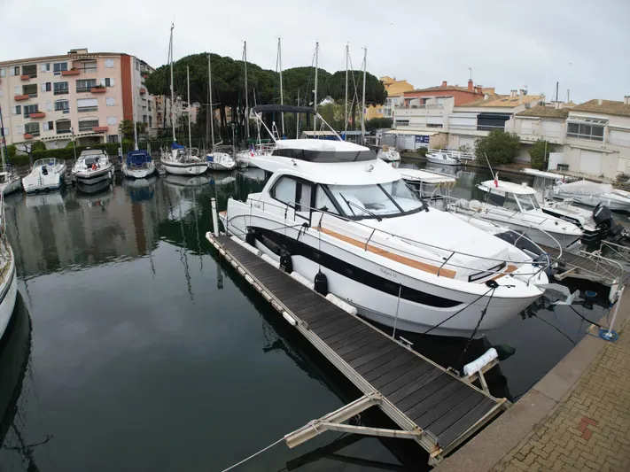 Pierre Yacht Photos Pics 