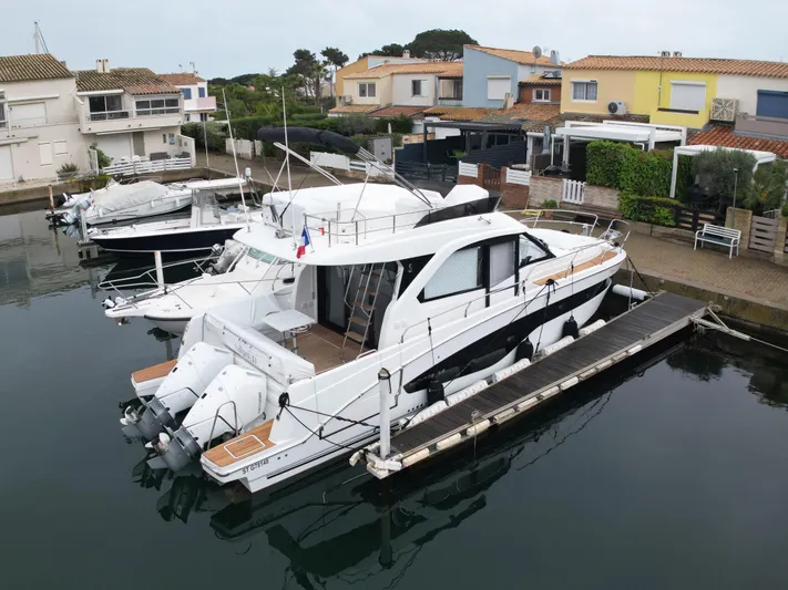 Pierre Yacht Photos Pics 