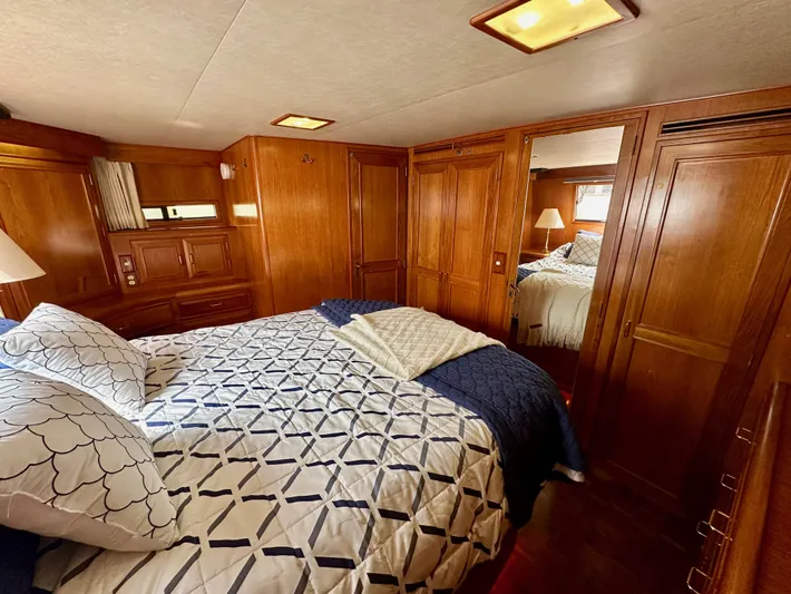 Rc Venture Yacht Photos Pics 