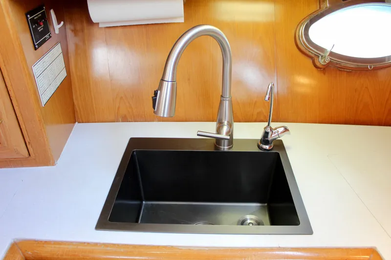 Rc Venture Yacht Photos Pics 