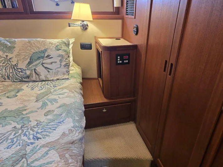 Chinook Yacht Photos Pics 