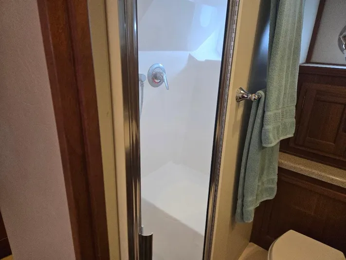 Chinook Yacht Photos Pics 