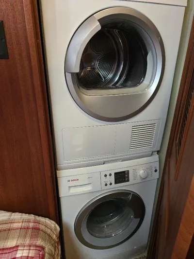 Chinook Yacht Photos Pics 