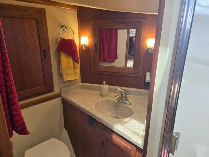 Chinook Yacht Photos Pics 