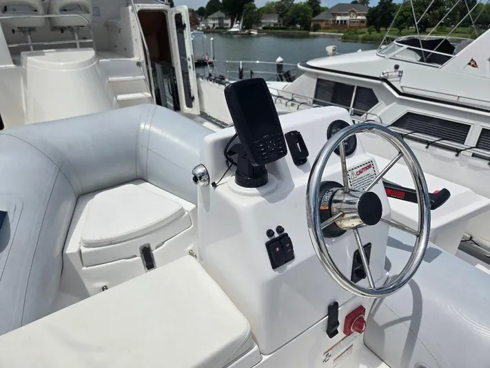 Chinook Yacht Photos Pics 