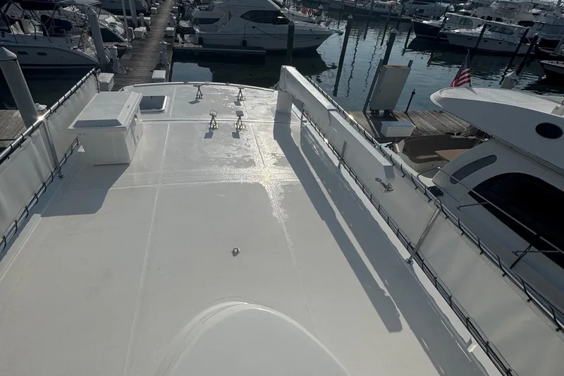 Chinook Yacht Photos Pics 