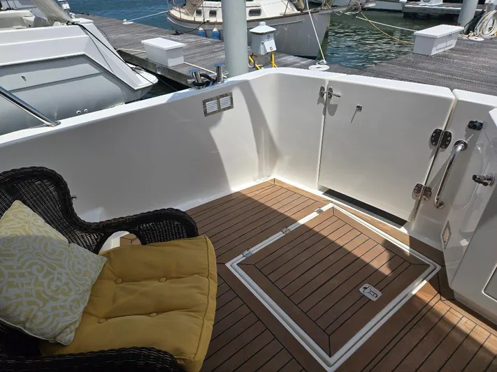 Chinook Yacht Photos Pics 