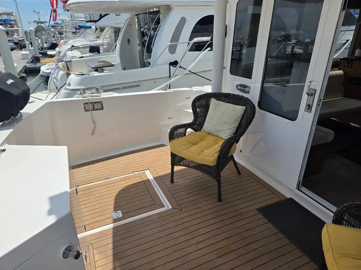 Chinook Yacht Photos Pics 