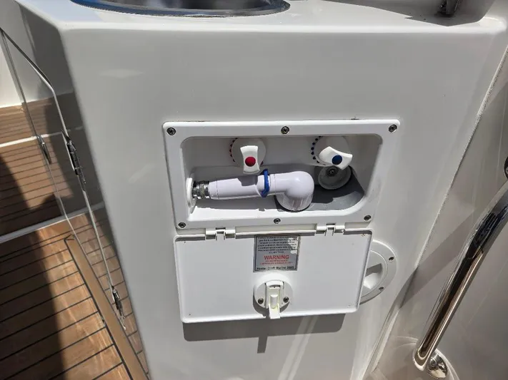 Chinook Yacht Photos Pics 