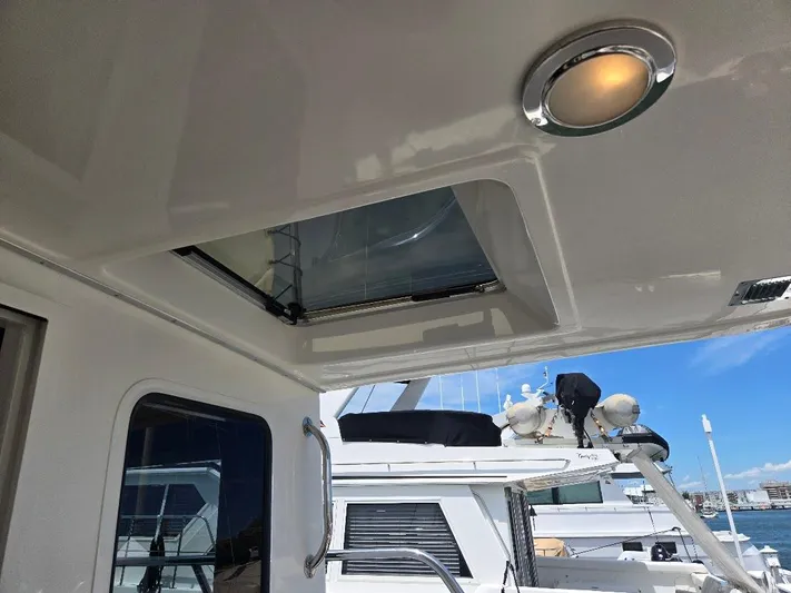 Chinook Yacht Photos Pics 