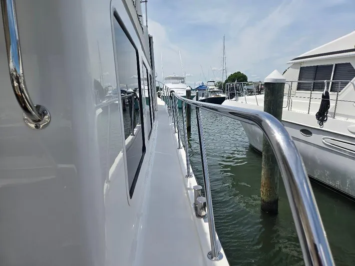 Chinook Yacht Photos Pics 