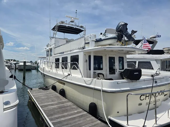 Chinook Yacht Photos Pics 