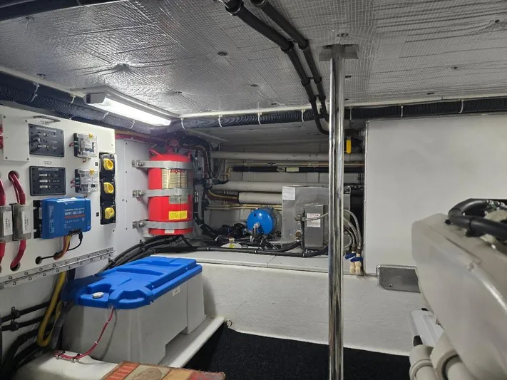 Chinook Yacht Photos Pics 