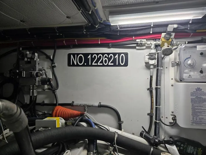 Chinook Yacht Photos Pics 